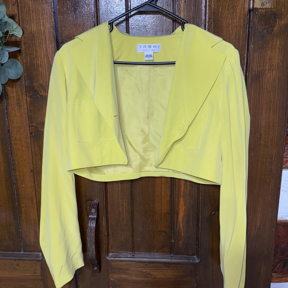 SHOMI Yellow Cropped Blazer
